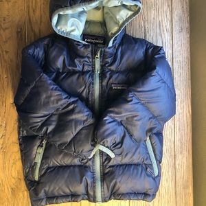 Patagonia Blue Puffer Jacket with Quilted Design